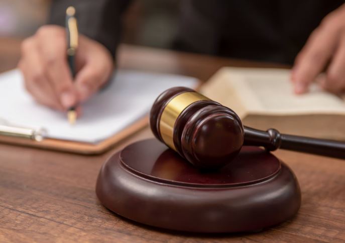 ¿Cuánto gana un juez en Colombia