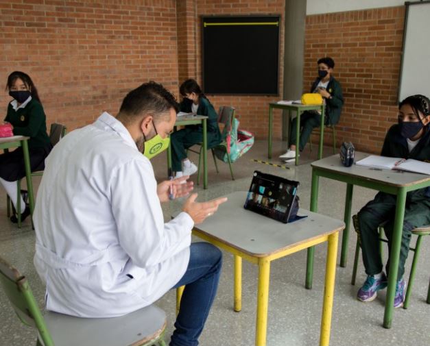 ¿Cuánto gana un docente provisional en Colombia