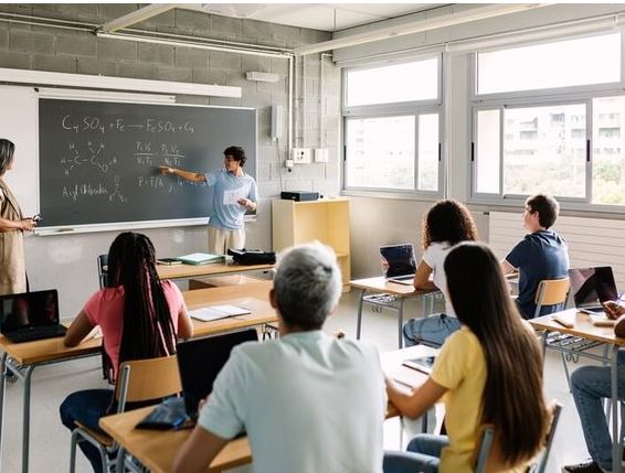 ¿Cuánto gana un docente nombrado en Colombia