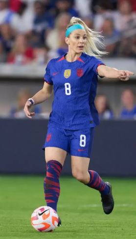 Cuánto gana una futbolista mujer en Europa
