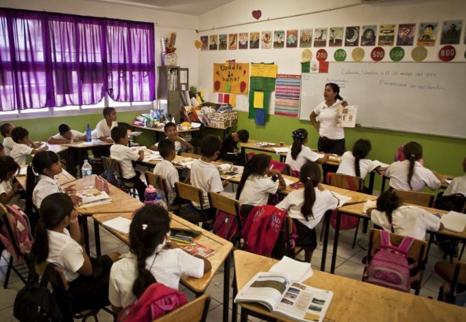 ¿Cuánto gana un maestro de primaria en Aguascalientes?