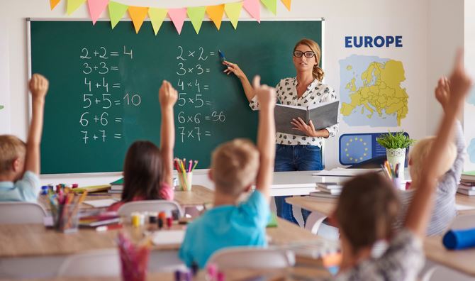 ¿Cuánto gana un maestro de primaria en Sinaloa?