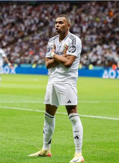 Cuánto gana Mbappé por temporada