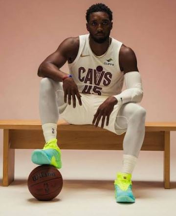 ¿Cuánto gana Donovan Mitchell?