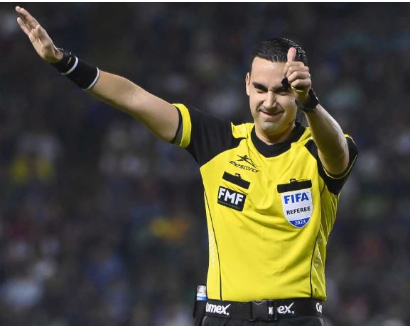 Cuánto gana el árbitro César Ramos