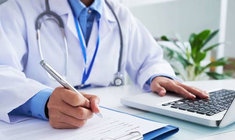 ¿Cuánto gana un auditor médico?