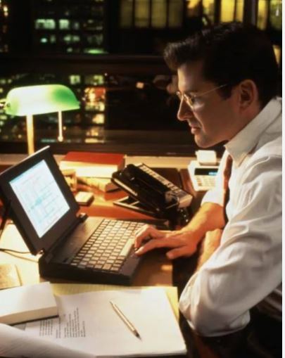 ¿Cuánto gana un auditor nocturno de hotel?