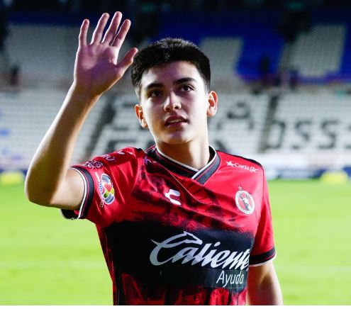 Cuánto gana Gilberto Mora