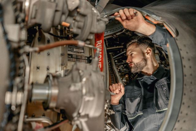 ¿Cuánto gana un mecánico de aviación?